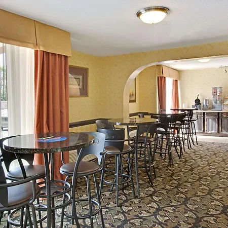 Days Inn By Wyndham Charlotte/Woodlawn Near Carowinds-3